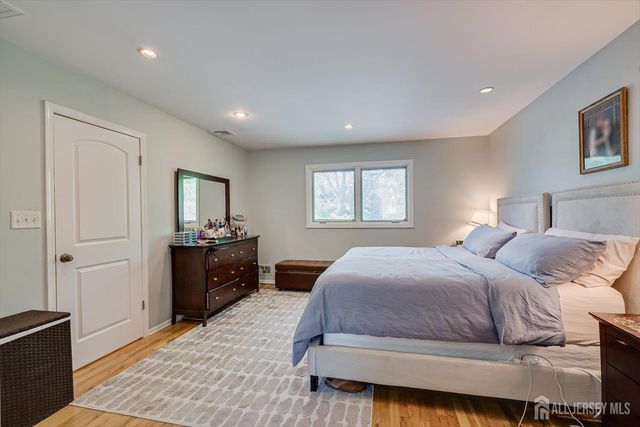 22 Celler Road, Edison, NJ 08817