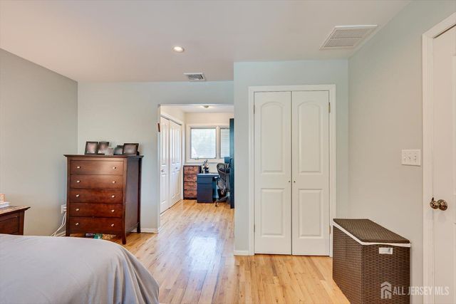 22 Celler Road, Edison, NJ 08817