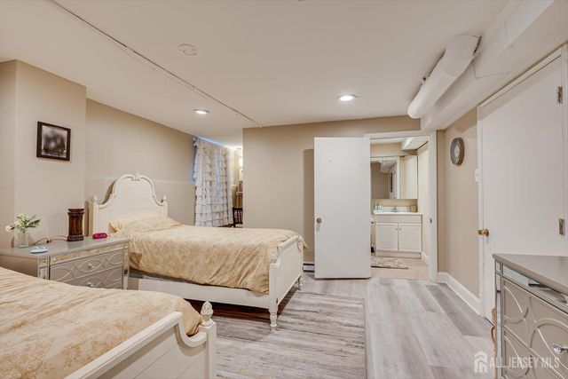 22 Celler Road, Edison, NJ 08817