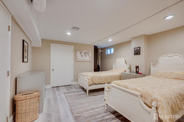 22 Celler Road, Edison, NJ 08817