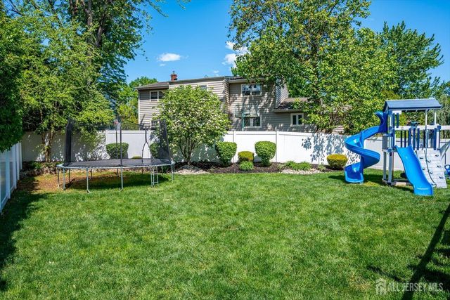 22 Celler Road, Edison, NJ 08817