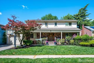 22 Celler Road, Edison, NJ 08817