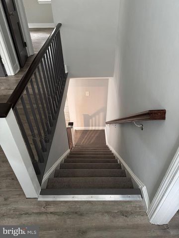 30 N PENNEWELL DR, Wilmington, DE 19809