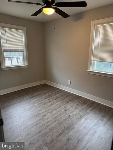 30 N PENNEWELL DR, Wilmington, DE 19809