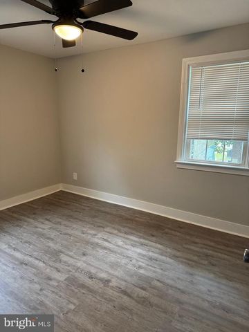 30 N PENNEWELL DR, Wilmington, DE 19809
