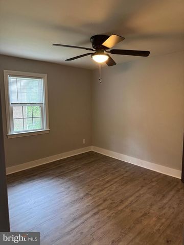 30 N PENNEWELL DR, Wilmington, DE 19809