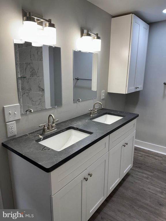 30 N PENNEWELL DR, Wilmington, DE 19809
