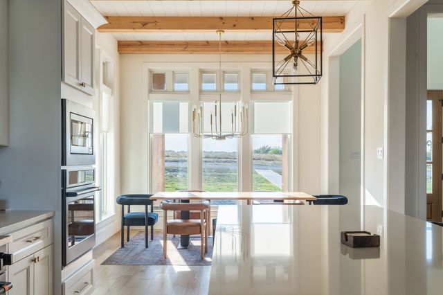 760 Hummingbird Lane, Justin, TX 76247