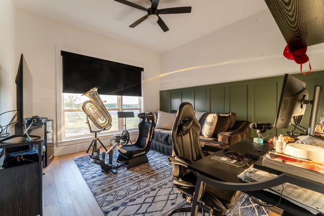 760 Hummingbird Lane, Justin, TX 76247