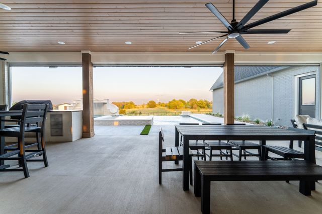 760 Hummingbird Lane, Justin, TX 76247