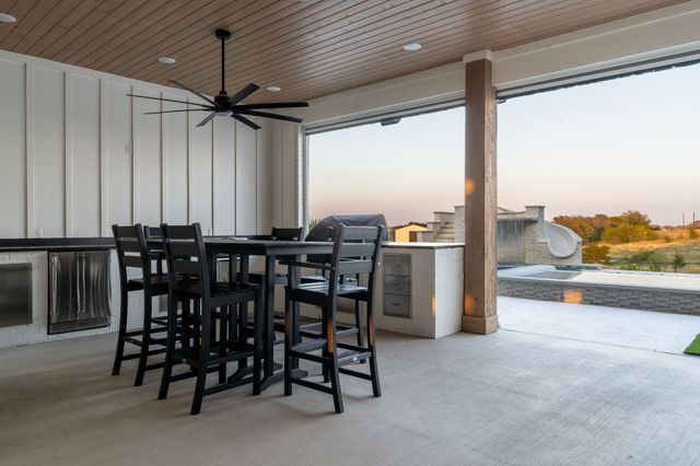 760 Hummingbird Lane, Justin, TX 76247