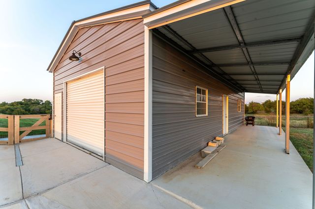 760 Hummingbird Lane, Justin, TX 76247