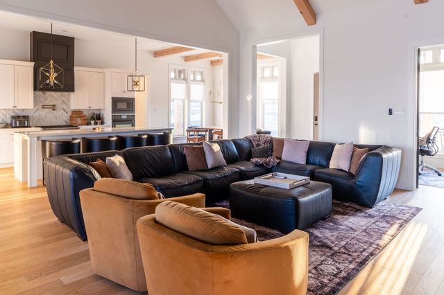 760 Hummingbird Lane, Justin, TX 76247