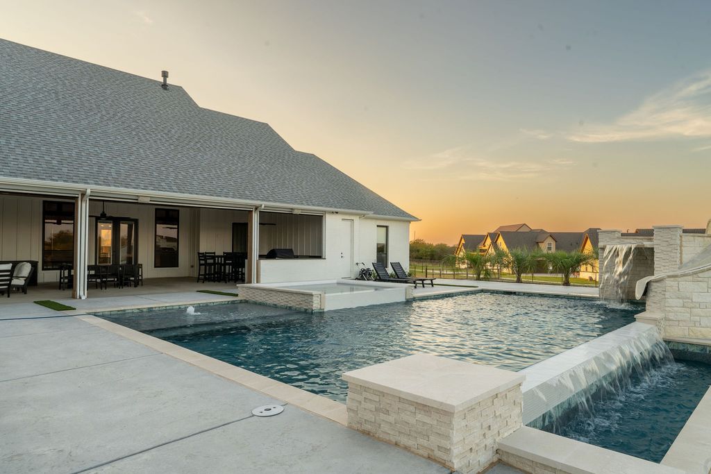760 Hummingbird Lane, Justin, TX 76247 — photo 3