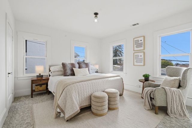 6024 6024 Mauritania Ave, Oakland, CA 94605