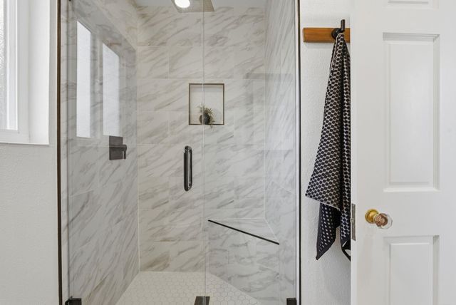 6024 6024 Mauritania Ave, Oakland, CA 94605