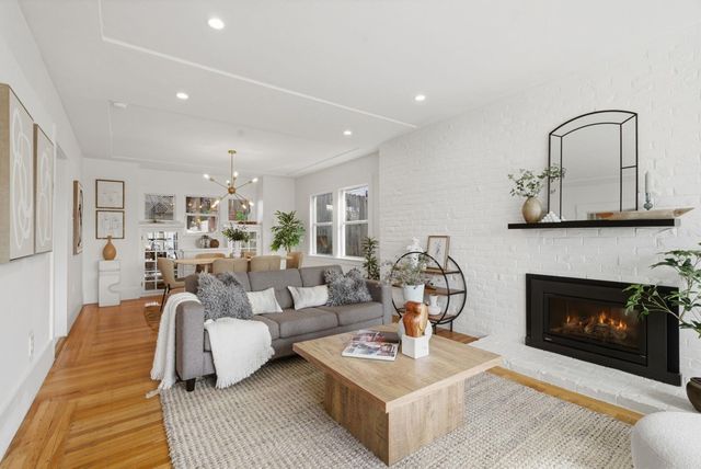 6024 6024 Mauritania Ave, Oakland, CA 94605