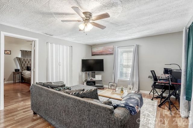 409 W Norment Avenue, Gastonia, NC 28052