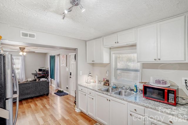 409 W Norment Avenue, Gastonia, NC 28052