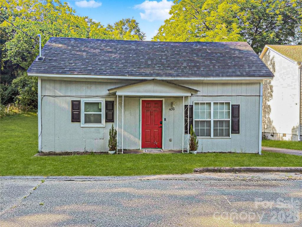 409 W Norment Avenue, Gastonia, NC 28052