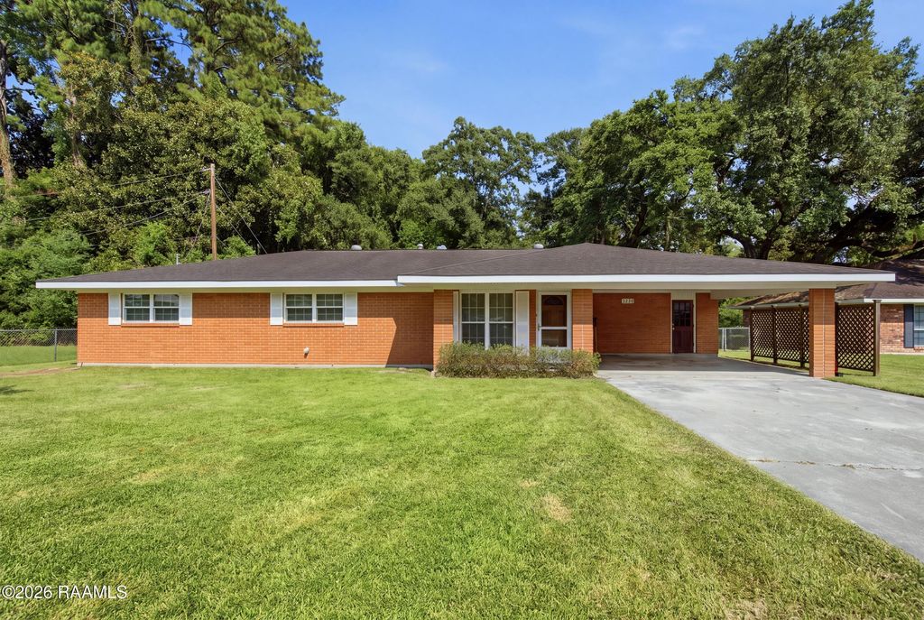 203 Thomas Nolan Drive, Lafayette, LA 70508
