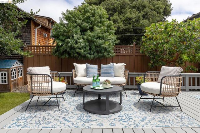 5641 Miles Ave, Oakland, CA 94618