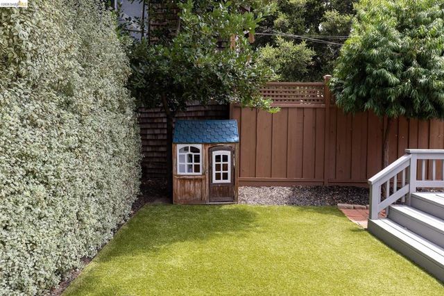 5641 Miles Ave, Oakland, CA 94618