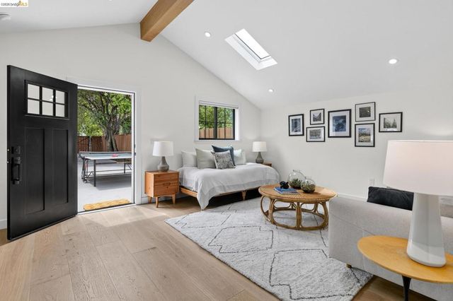 5641 Miles Ave, Oakland, CA 94618