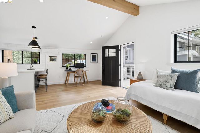 5641 Miles Ave, Oakland, CA 94618