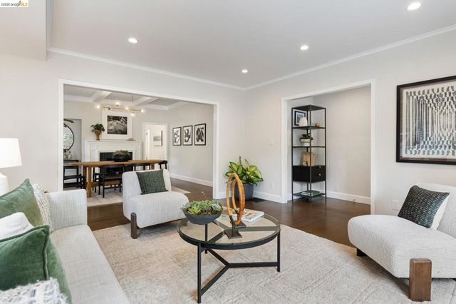 5641 Miles Ave, Oakland, CA 94618