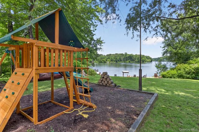 3112 Donald Court, Mohegan Lake, NY 10547