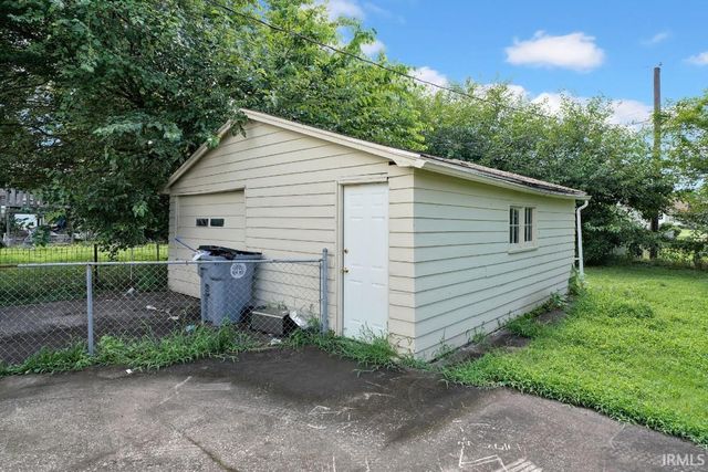 1814 Hercules Avenue, Evansville, IN 47711