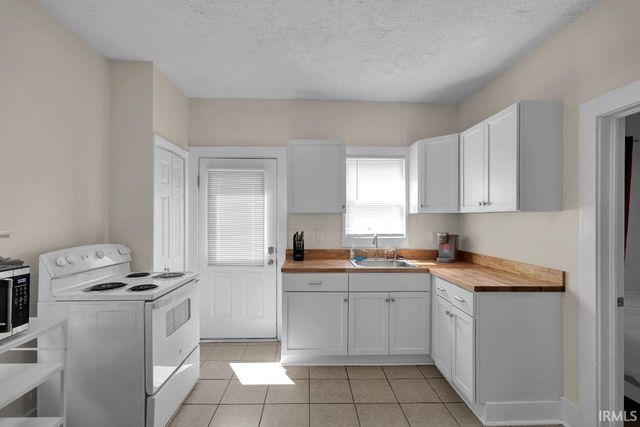 1814 Hercules Avenue, Evansville, IN 47711