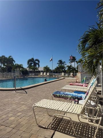 350 Shoreland DR, Fort Myers, FL 33905