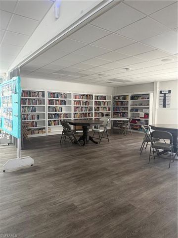 350 Shoreland DR, Fort Myers, FL 33905