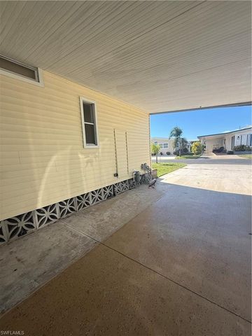 350 Shoreland DR, Fort Myers, FL 33905