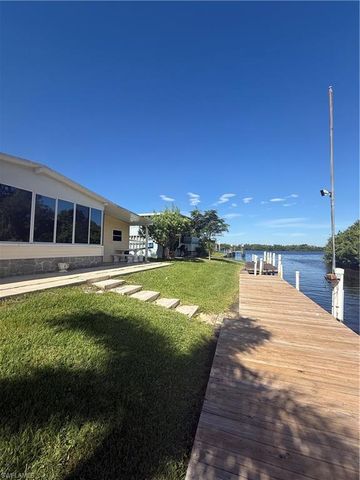 350 Shoreland DR, Fort Myers, FL 33905