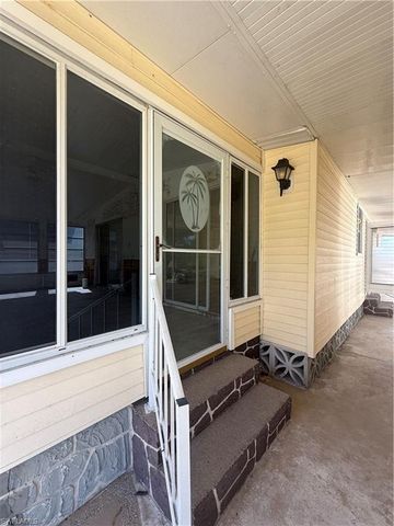 350 Shoreland DR, Fort Myers, FL 33905