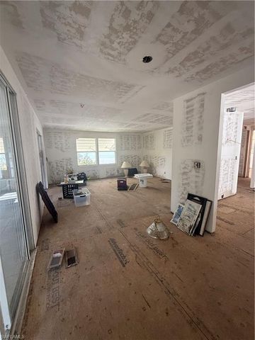 350 Shoreland DR, Fort Myers, FL 33905