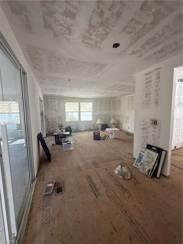 350 Shoreland DR, Fort Myers, FL 33905