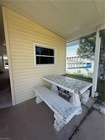 350 Shoreland DR, Fort Myers, FL 33905