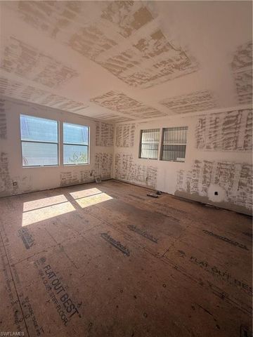 350 Shoreland DR, Fort Myers, FL 33905