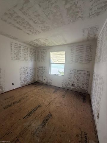 350 Shoreland DR, Fort Myers, FL 33905