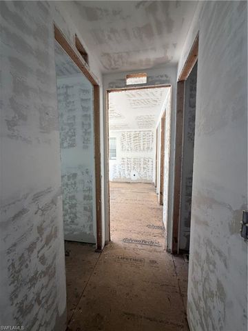 350 Shoreland DR, Fort Myers, FL 33905