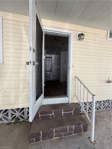 350 Shoreland DR, Fort Myers, FL 33905