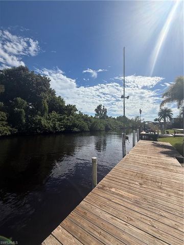 350 Shoreland DR, Fort Myers, FL 33905