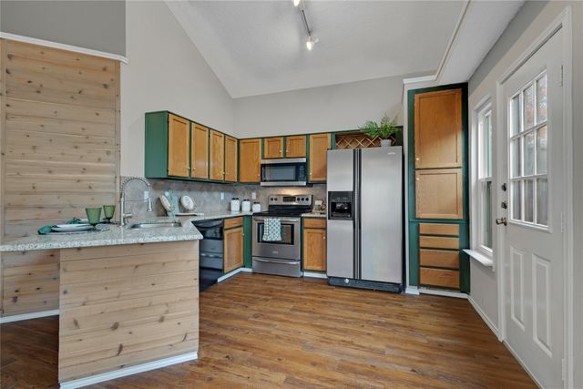 2024 Feather Lane, Lewisville, TX 75077