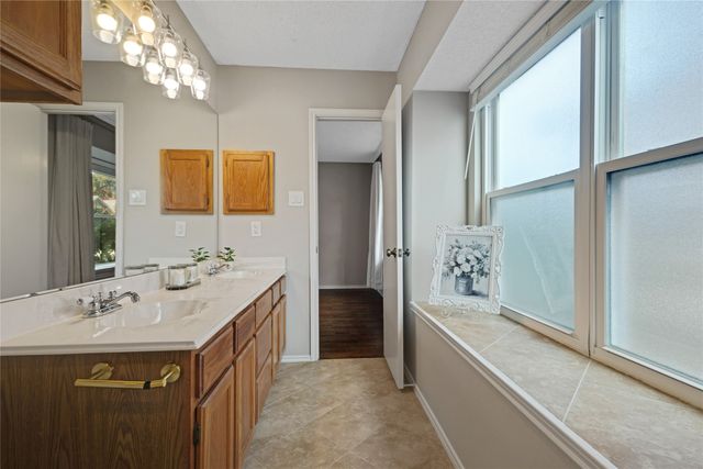 2024 Feather Lane, Lewisville, TX 75077