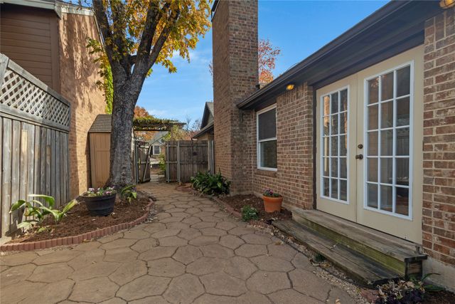 2024 Feather Lane, Lewisville, TX 75077