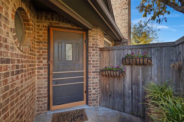 2024 Feather Lane, Lewisville, TX 75077